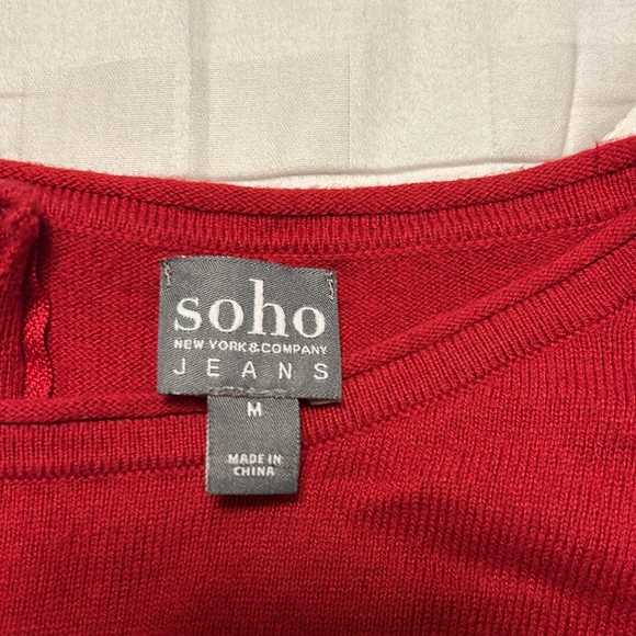 Red pullover sweater - Picture 3 of 5